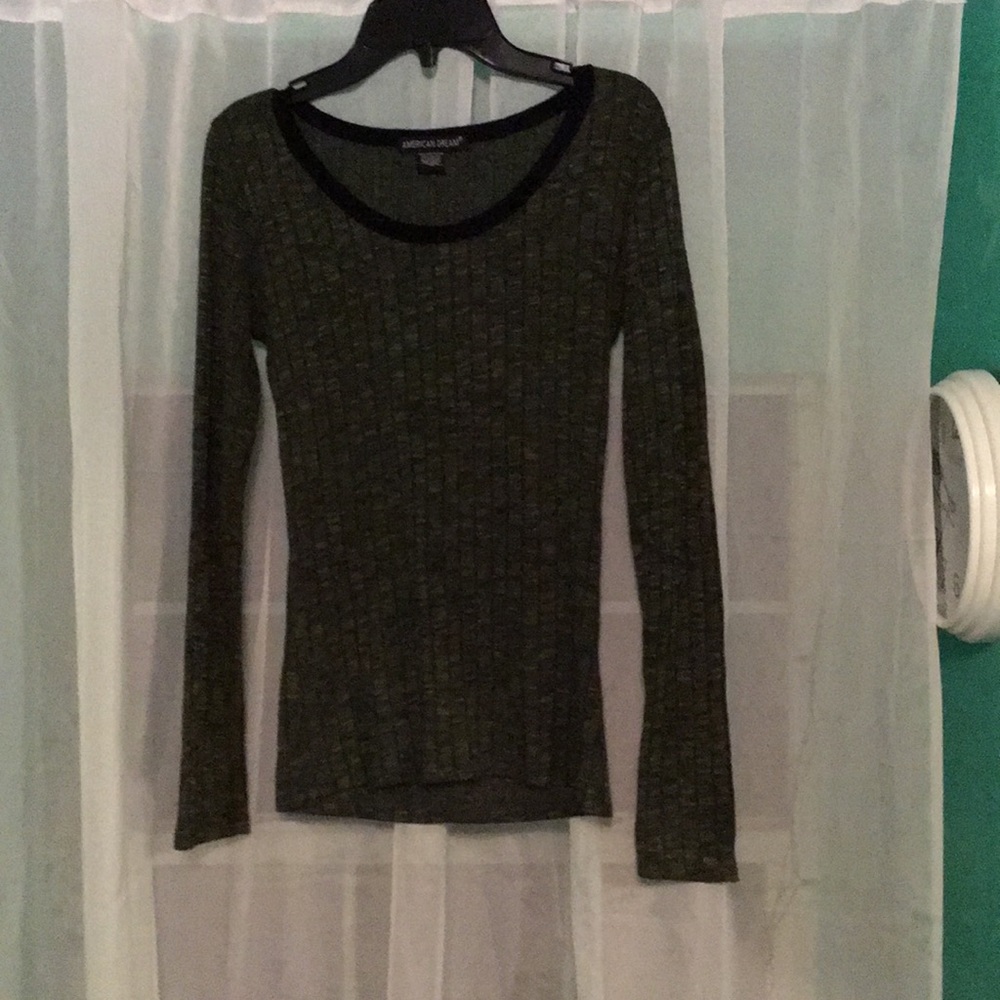 thin green long sleeve shirt